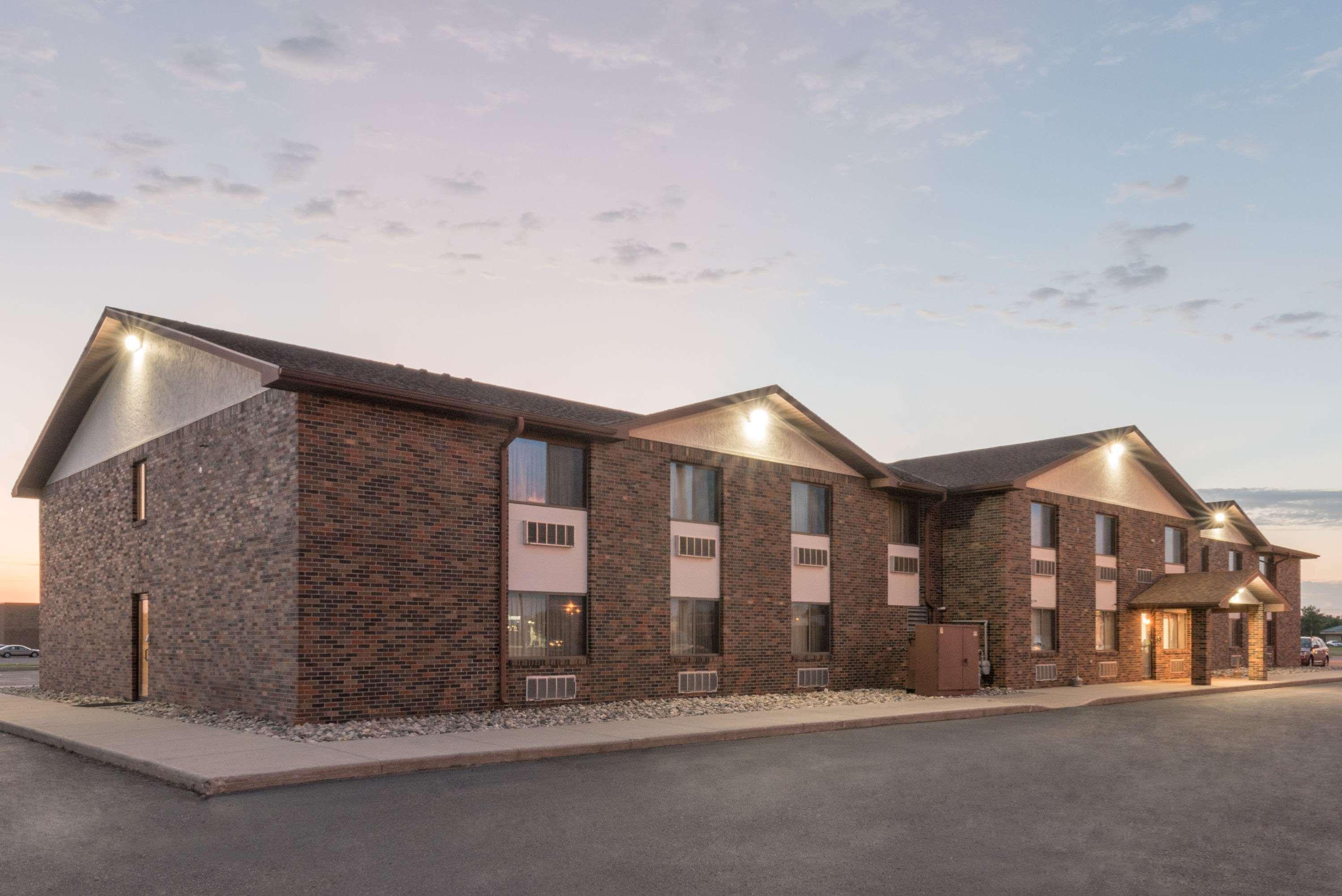 Super 8 By Wyndham Perham Hotel Exterior foto