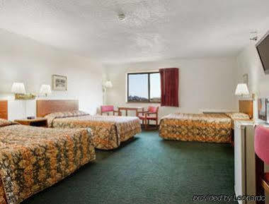 Super 8 By Wyndham Perham Hotel Exterior foto
